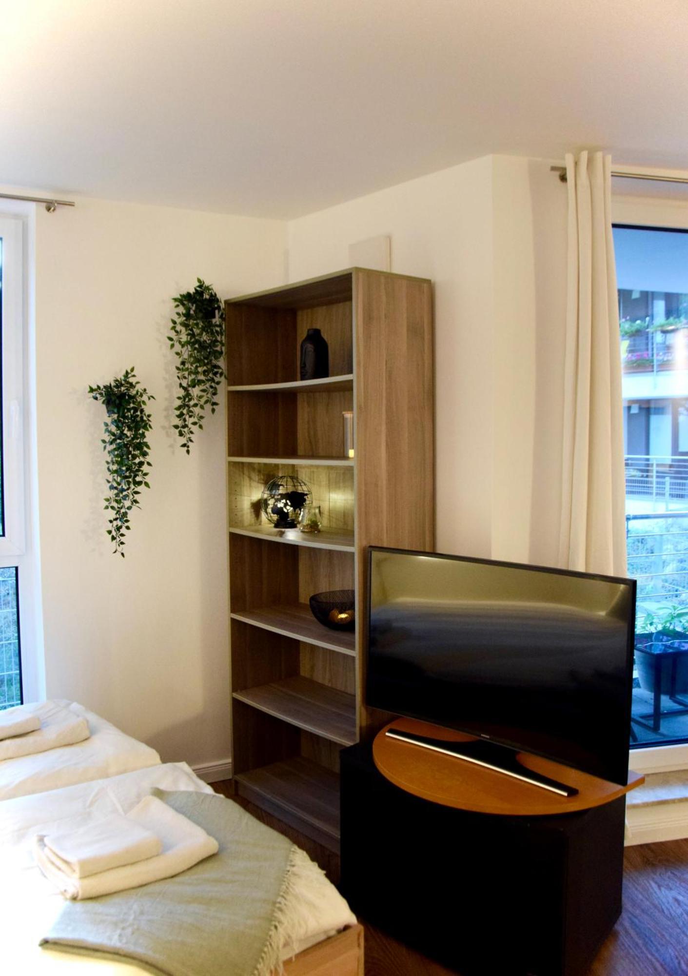 Stilvolle Wohnung Mit Balkon & Parkplatz Rostock Eksteriør billede